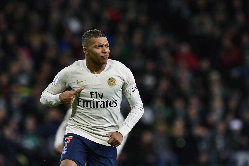 2025世界经济回眸｜前沿科技突破为世界经济增长注入新动力